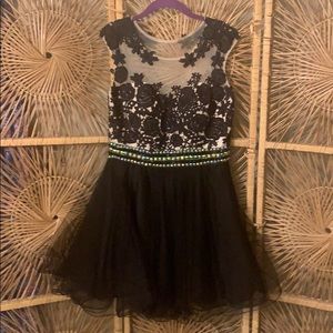 Dave and Johnny Black Party/Prom Dress size 9/10